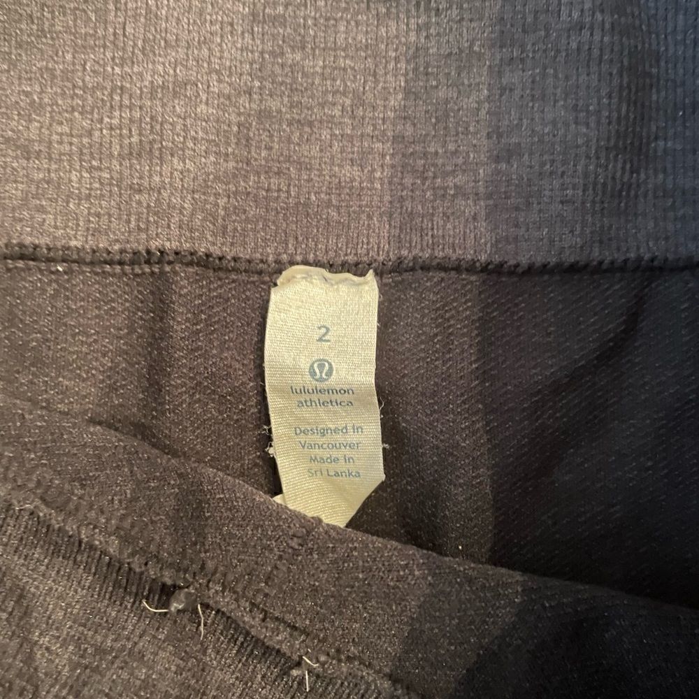 Lululemon Flow Cropped Leggings - Picture 4 of 5